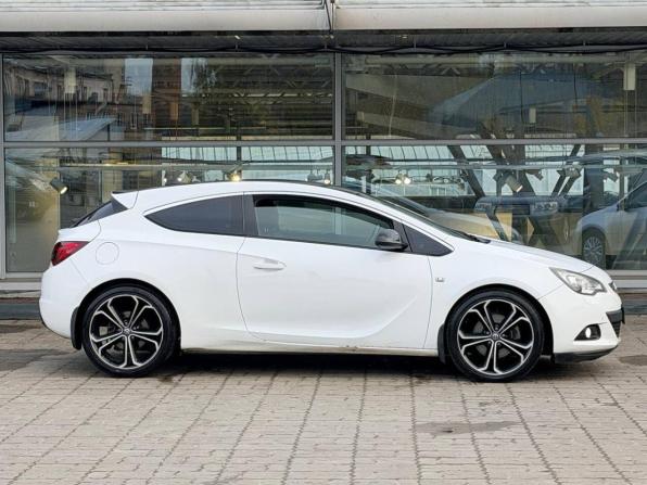 Opel Astra J Рестайлинг с пробегом 2013 года, цена 898 000 рублей, 145000 км, хэтчбек, Автокод Объявления