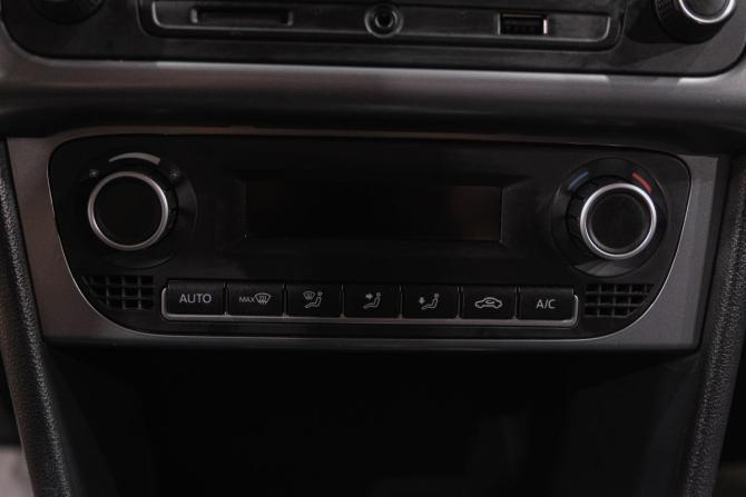 Volkswagen Polo V Рестайлинг с пробегом 2016 года, цена 1 179 000 рублей, 126800 км, седан, Автокод Объявления