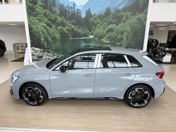 Новый Audi A3 IV (8Y) Рестайлинг 2026 года, цена 4 140 000 рублей, хэтчбек, Автокод Объявления