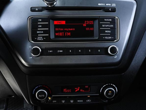 Kia Rio III Рестайлинг с пробегом 2015 года, цена 1 019 000 рублей, 180086 км, седан, Автокод Объявления
