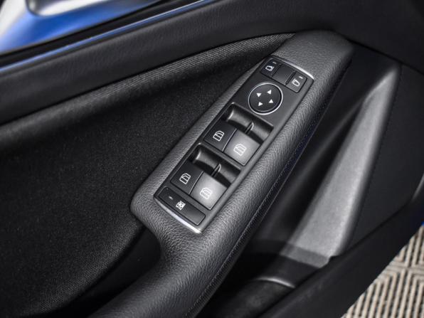 Mercedes-Benz A-Класс III (W176) Рестайлинг с пробегом 2015 года, цена 1 548 790 рублей, 101125 км, хэтчбек, Автокод Объявления