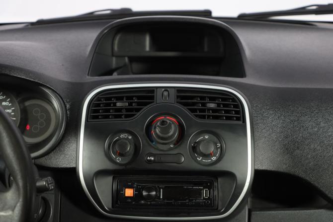 Renault Kangoo II Рестайлинг с пробегом 2015 года, цена 899 000 рублей, 222000 км, компактвэн, Автокод Объявления
