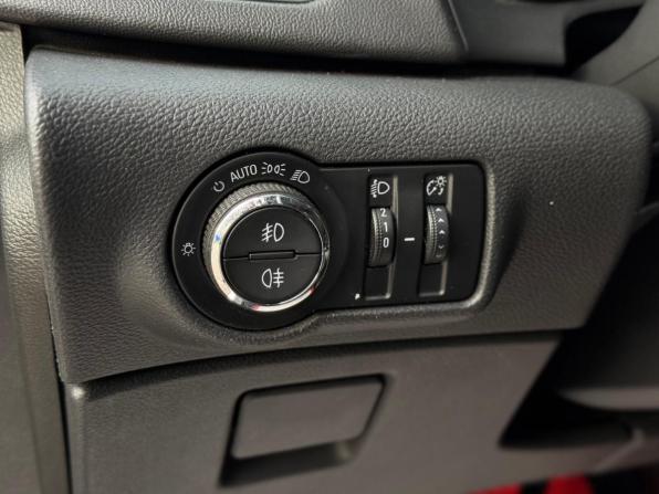 Opel Astra J с пробегом 2011 года, цена 690 000 рублей, 237365 км, хэтчбек, Автокод Объявления