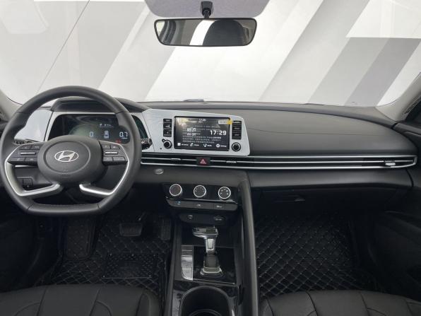 Hyundai Elantra VII (CN7) Рестайлинг с пробегом 2025 года, цена 2 820 000 рублей, 118 км, седан, Автокод Объявления