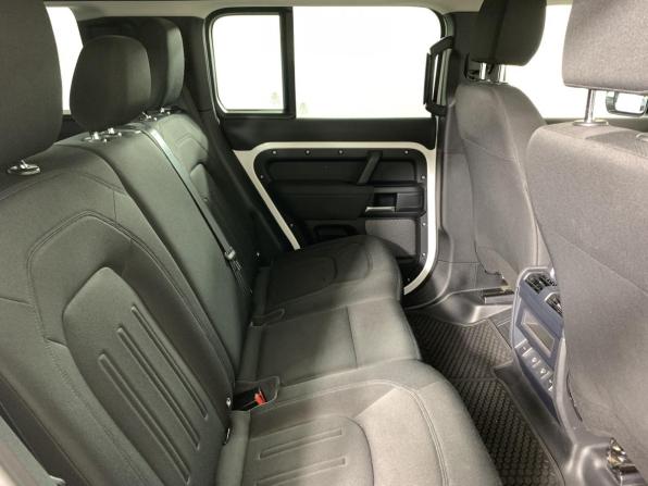 Land Rover Defender II с пробегом 2021 года, цена 5 380 000 рублей, 33244 км, внедорожник, Автокод Объявления