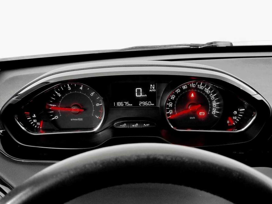Peugeot 208 I Москва  - изображение 6