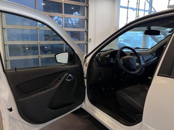 Lada (ВАЗ) Granta I Рестайлинг с пробегом 2023 года, цена 1 040 000 рублей, 15428 км, седан, Автокод Объявления