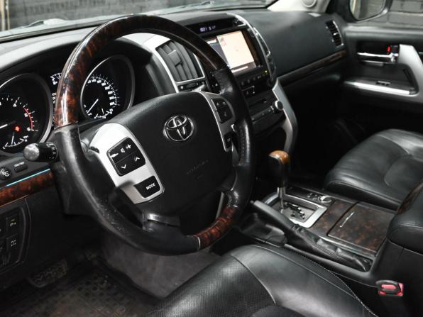 Toyota Land Cruiser 200 Series Рестайлинг 1 с пробегом 2012 года, цена 3 540 000 рублей, 292238 км, внедорожник, Автокод Объявления
