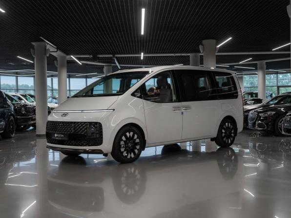 Hyundai Staria I с пробегом 2025 года, цена 8 350 000 рублей, 500 км, минивэн, Автокод Объявления