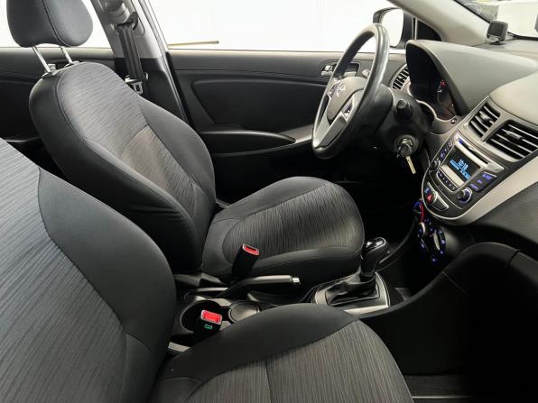 Hyundai Solaris I Рестайлинг с пробегом 2014 года, цена 1 390 000 рублей, 15426 км, хэтчбек, Автокод Объявления