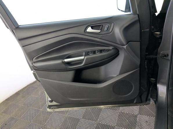 Ford Kuga II Рестайлинг с пробегом 2018 года, цена 1 450 000 рублей, 186959 км, внедорожник, Автокод Объявления