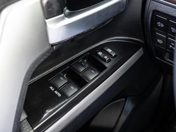 Toyota Land Cruiser 200 Series Рестайлинг 2 с пробегом 2019 года, цена 7 999 000 рублей, 148774 км, внедорожник, Автокод Объявления