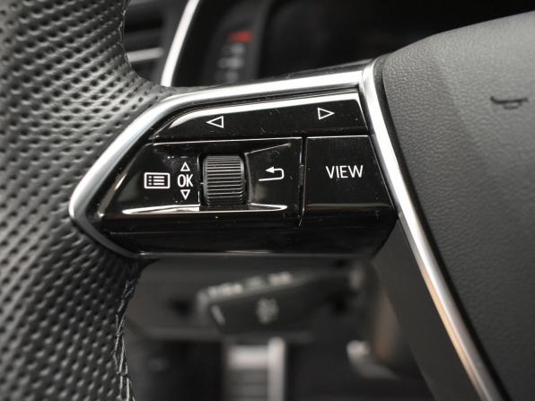 Audi A6 V (C8) Рестайлинг с пробегом 2024 года, цена 6 890 000 рублей, 32800 км, седан, Автокод Объявления