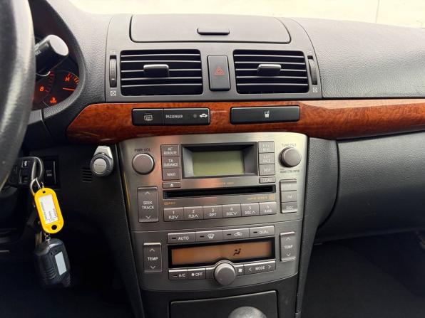 Toyota Avensis II с пробегом 2006 года, цена 595 000 рублей, 275000 км, седан, Автокод Объявления