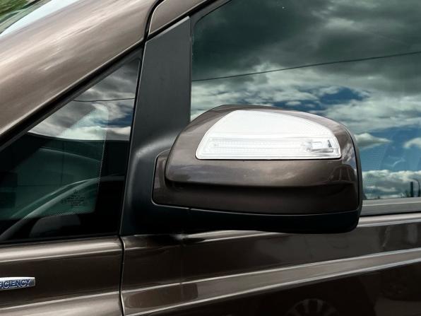 Mercedes-Benz Viano I (W639) Рестайлинг с пробегом 2013 года, цена 2 100 000 рублей, 408437 км, минивэн, Автокод Объявления