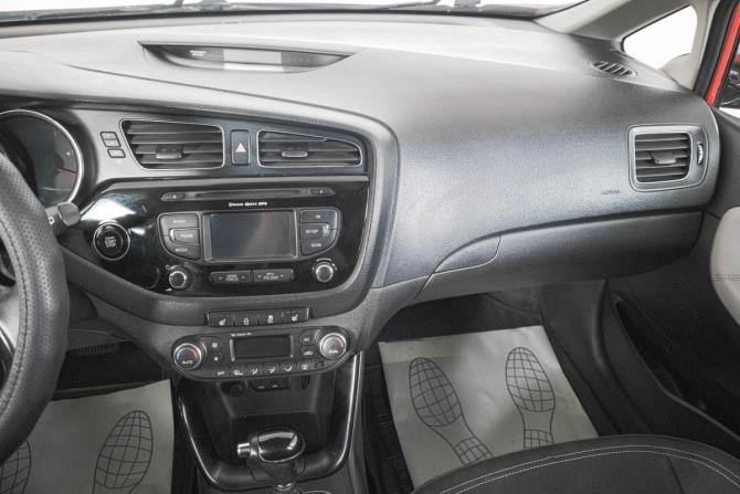 Kia Ceed II с пробегом 2015 года, цена 1 269 000 рублей, 169849 км, хэтчбек, Автокод Объявления
