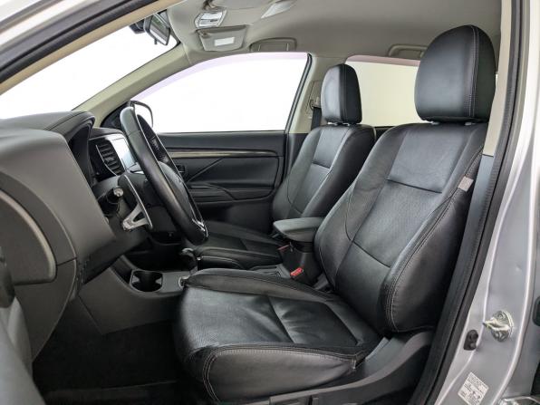 Mitsubishi Outlander III Рестайлинг 2 с пробегом 2015 года, цена 1 735 000 рублей, 158255 км, внедорожник, Автокод Объявления