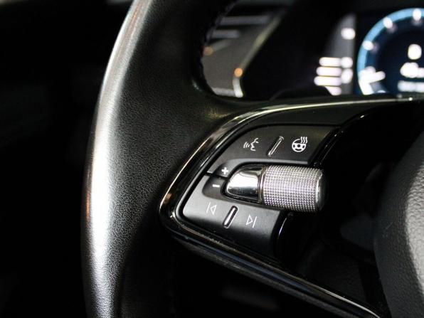 Skoda Octavia IV (A8) с пробегом 2021 года, цена 2 599 000 рублей, 52000 км, лифтбек, Автокод Объявления