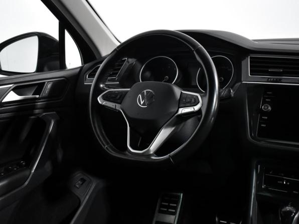 Volkswagen Tiguan II Рестайлинг с пробегом 2021 года, цена 2 635 000 рублей, 144072 км, внедорожник, Автокод Объявления