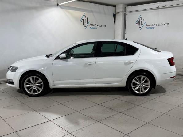 Skoda Octavia III (A7) Рестайлинг с пробегом 2019 года, цена 1 699 800 рублей, 216000 км, лифтбек, Автокод Объявления