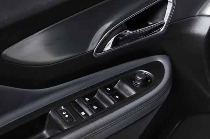 Opel Mokka I с пробегом 2013 года, цена 1 099 000 рублей, 133000 км, внедорожник, Автокод Объявления