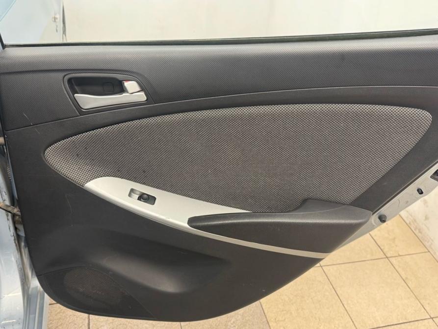 Hyundai Solaris I Санкт-Петербург  - изображение 20