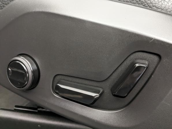 Volvo XC60 II Рестайлинг с пробегом 2021 года, цена 4 350 000 рублей, 77055 км, внедорожник, Автокод Объявления