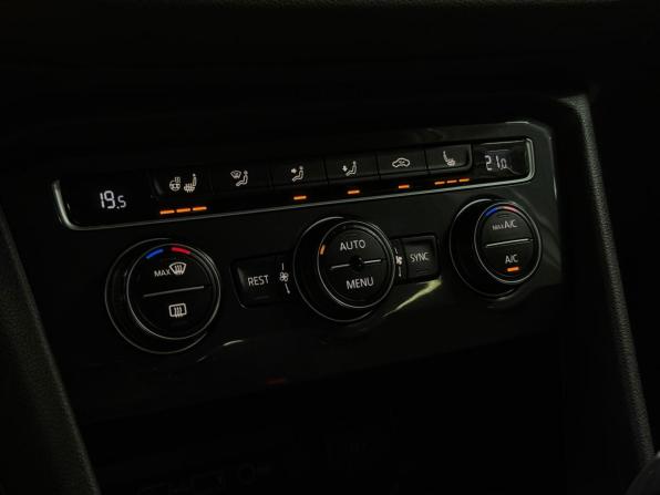 Volkswagen Tiguan II с пробегом 2020 года, цена 2 390 000 рублей, 111189 км, внедорожник, Автокод Объявления