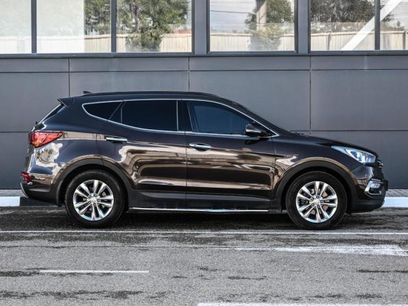 Hyundai Santa Fe III Рестайлинг с пробегом 2018 года, цена 2 349 000 рублей, 256929 км, внедорожник, Автокод Объявления