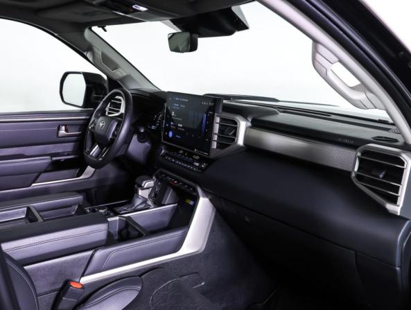 Toyota Tundra III с пробегом 2022 года, цена 8 990 000 рублей, 25029 км, offers.body_type.unknown, Автокод Объявления