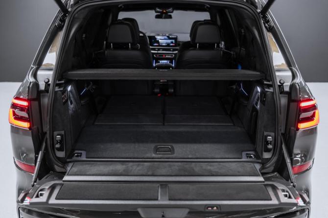 Новый BMW X7 I (G07) Рестайлинг 2025 года, цена 16 450 000 рублей, внедорожник, Автокод Объявления