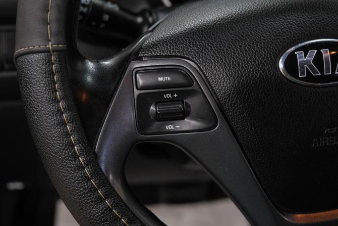 Kia Rio III с пробегом 2015 года, цена 1 049 000 рублей, 140000 км, хэтчбек, Автокод Объявления