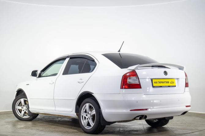 Skoda Octavia II (A5) Рестайлинг с пробегом 2011 года, цена 879 000 рублей, 283000 км, лифтбек, Автокод Объявления