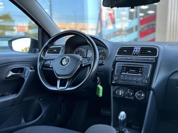 Volkswagen Polo V Рестайлинг с пробегом 2017 года, цена 999 000 рублей, 124446 км, седан, Автокод Объявления