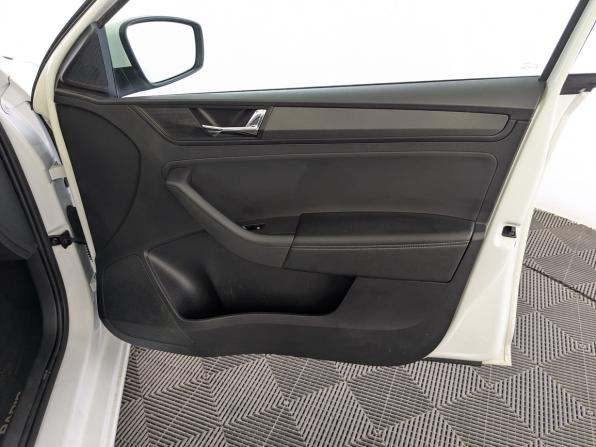 Skoda Rapid II с пробегом 2021 года, цена 1 300 000 рублей, 172469 км, лифтбек, Автокод Объявления