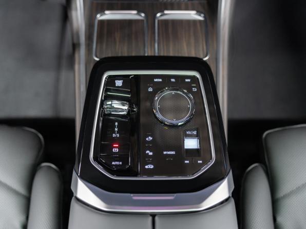 Новый BMW 7 серии VII (G70) 2025 года, цена 17 290 000 рублей, седан, Автокод Объявления