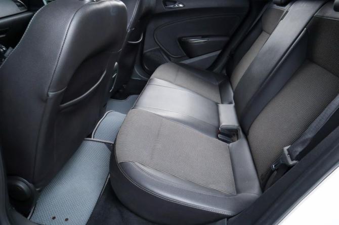 Opel Astra J с пробегом 2012 года, цена 559 000 рублей, 212489 км, хэтчбек, Автокод Объявления