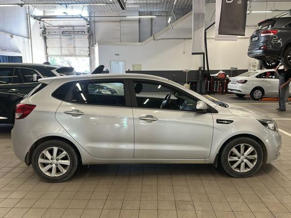 Kia Rio III Рестайлинг с пробегом 2016 года, цена 1 370 000 рублей, 46100 км, хэтчбек, Автокод Объявления