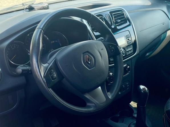 Renault Logan II с пробегом 2018 года, цена 930 000 рублей, 83811 км, седан, Автокод Объявления