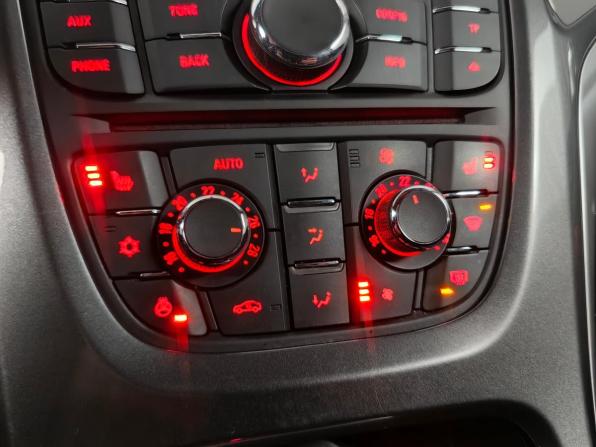 Opel Astra J Рестайлинг с пробегом 2013 года, цена 707 000 рублей, 135509 км, хэтчбек, Автокод Объявления