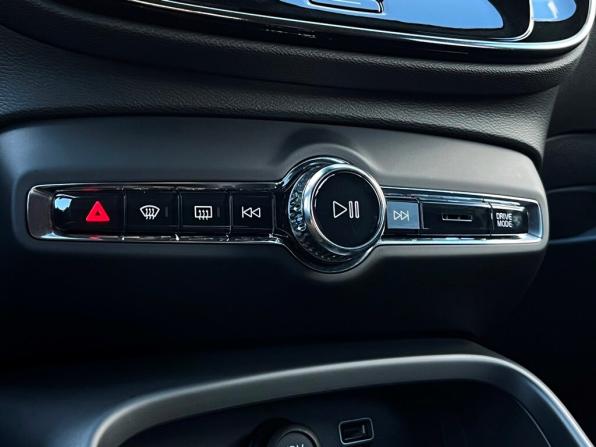Volvo XC40 I с пробегом 2018 года, цена 2 873 200 рублей, 120697 км, внедорожник, Автокод Объявления