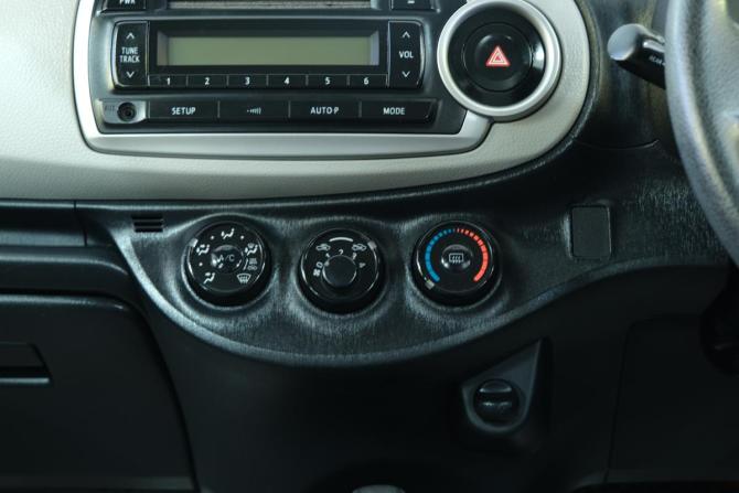 Toyota Vitz III (XP130) с пробегом 2011 года, цена 769 000 рублей, 116000 км, хэтчбек, Автокод Объявления