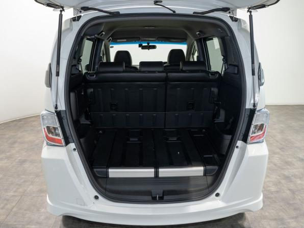 Honda Freed I Рестайлинг с пробегом 2013 года, цена 1 210 000 рублей, 118776 км, компактвэн, Автокод Объявления