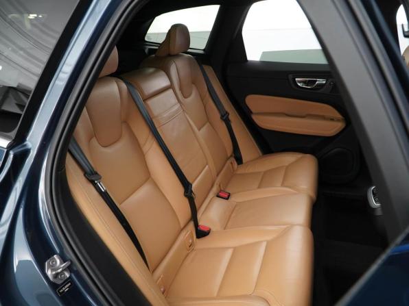 Volvo XC60 II Рестайлинг с пробегом 2021 года, цена 4 107 055 рублей, 47226 км, внедорожник, Автокод Объявления