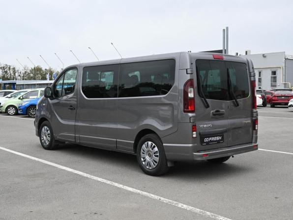 Opel Vivaro B с пробегом 2017 года, цена 2 249 000 рублей, 308924 км, минивэн, Автокод Объявления