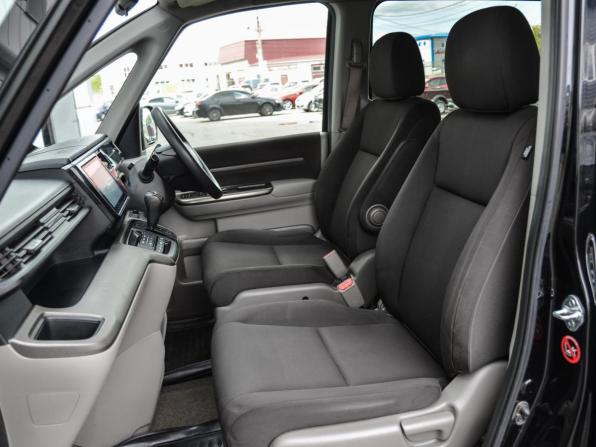Honda Stepwgn V с пробегом 2016 года, цена 1 812 000 рублей, 212369 км, минивэн, Автокод Объявления