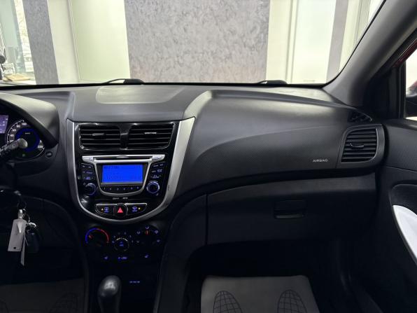 Hyundai Solaris I с пробегом 2013 года, цена 965 000 рублей, 145001 км, хэтчбек, Автокод Объявления