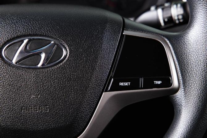 Hyundai Solaris II с пробегом 2018 года, цена 1 069 000 рублей, 209000 км, седан, Автокод Объявления