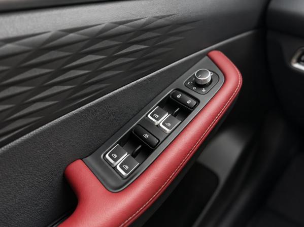 Geely Coolray I Рестайлинг с пробегом 2024 года, цена 2 125 000 рублей, 37347 км, внедорожник, Автокод Объявления