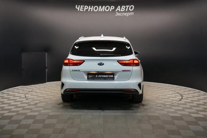 Kia Ceed III с пробегом 2021 года, цена 2 190 000 рублей, 76670 км, универсал, Автокод Объявления